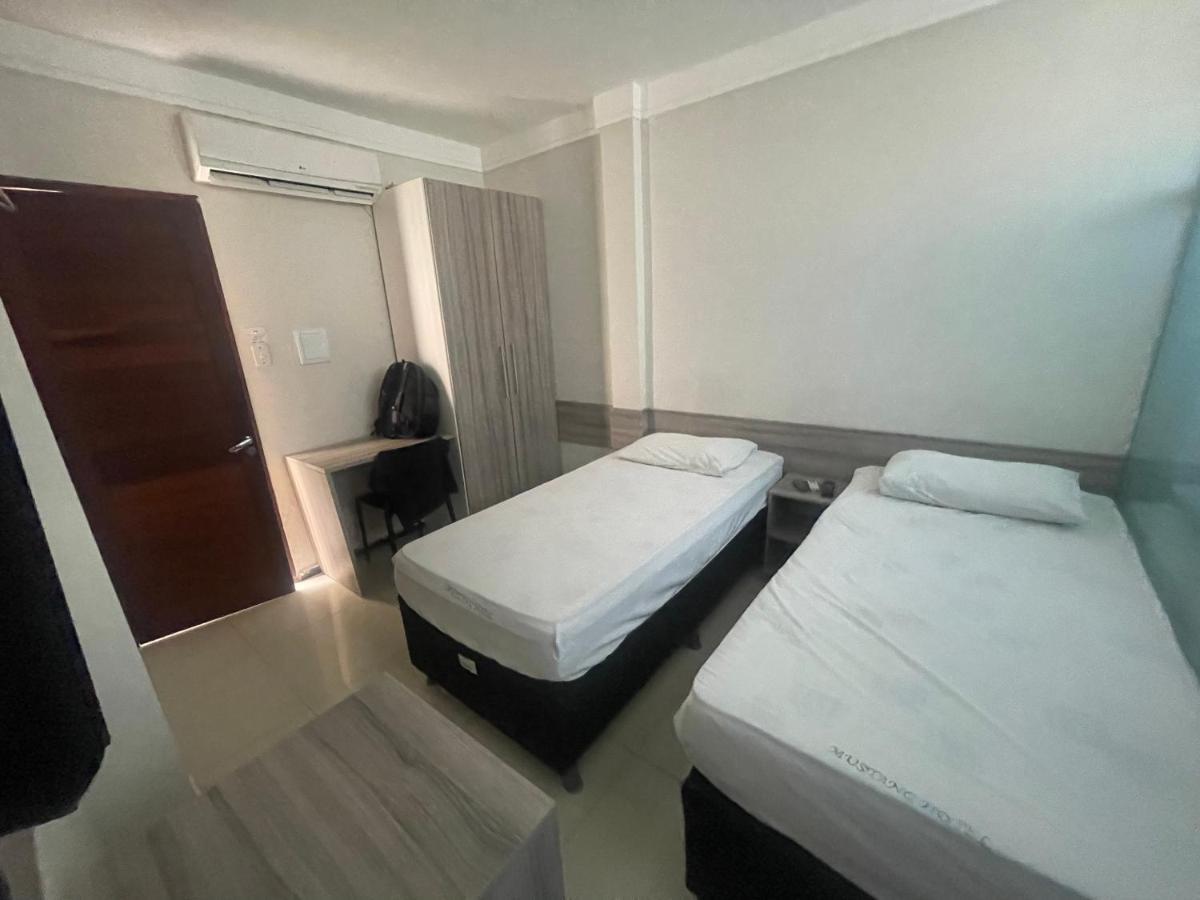 Mustang Hotel 萨尔盖鲁 外观 照片